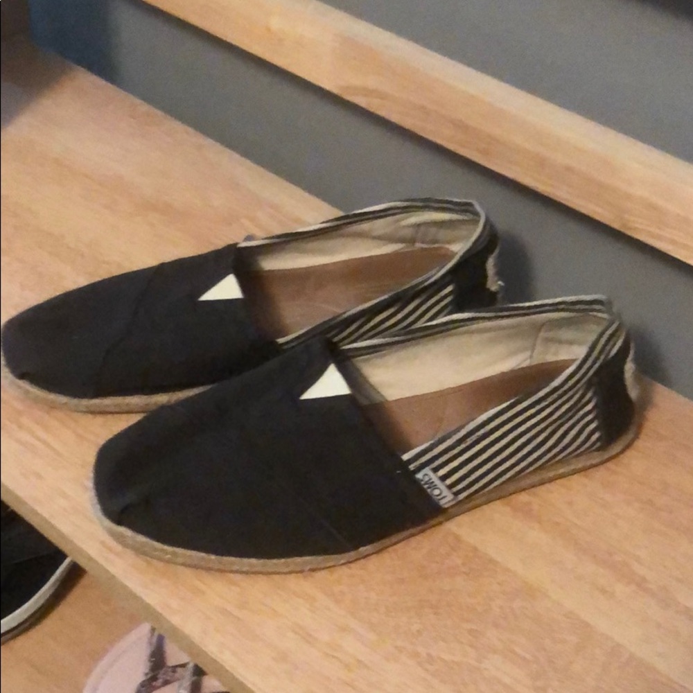 Toms Black Striped Flats, 9.5 - Picture 1 of 6